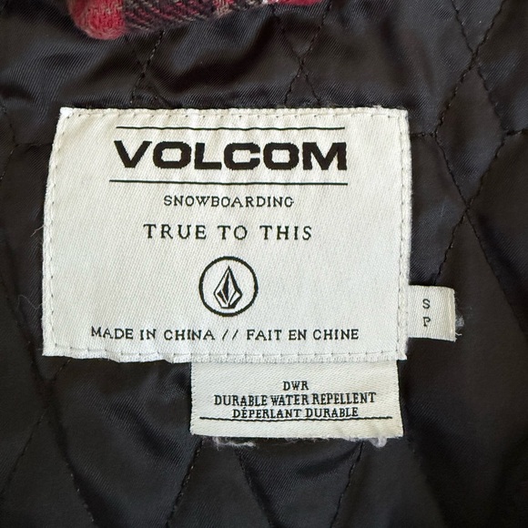 Volcom Snowboarding Hooded Flannel Jacket Red Black Plaid DWR Men’s Small - Picture 2 of 12